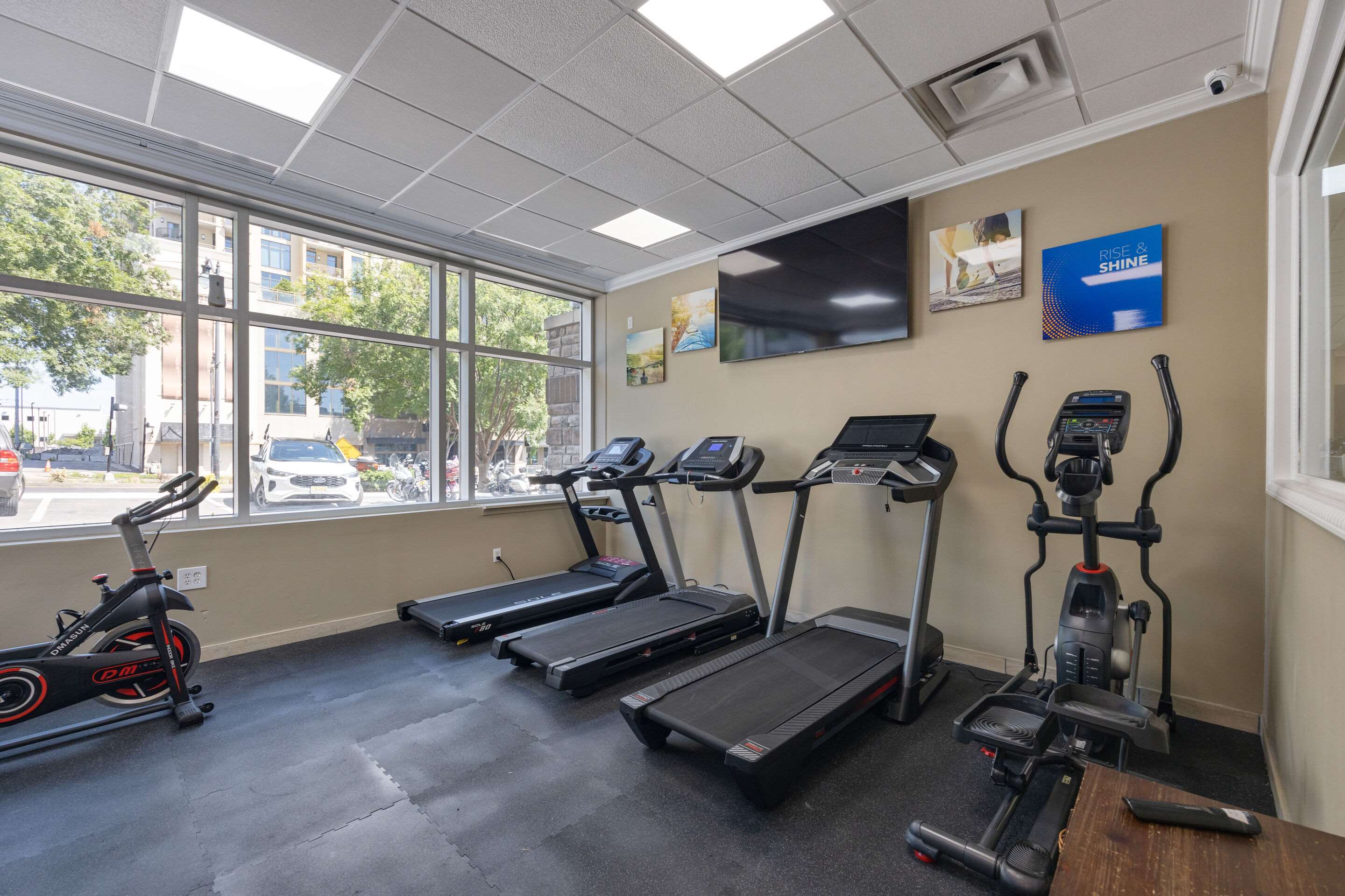 Exercise room | Comfort Inn Downtown Nashville/Vanderbilt