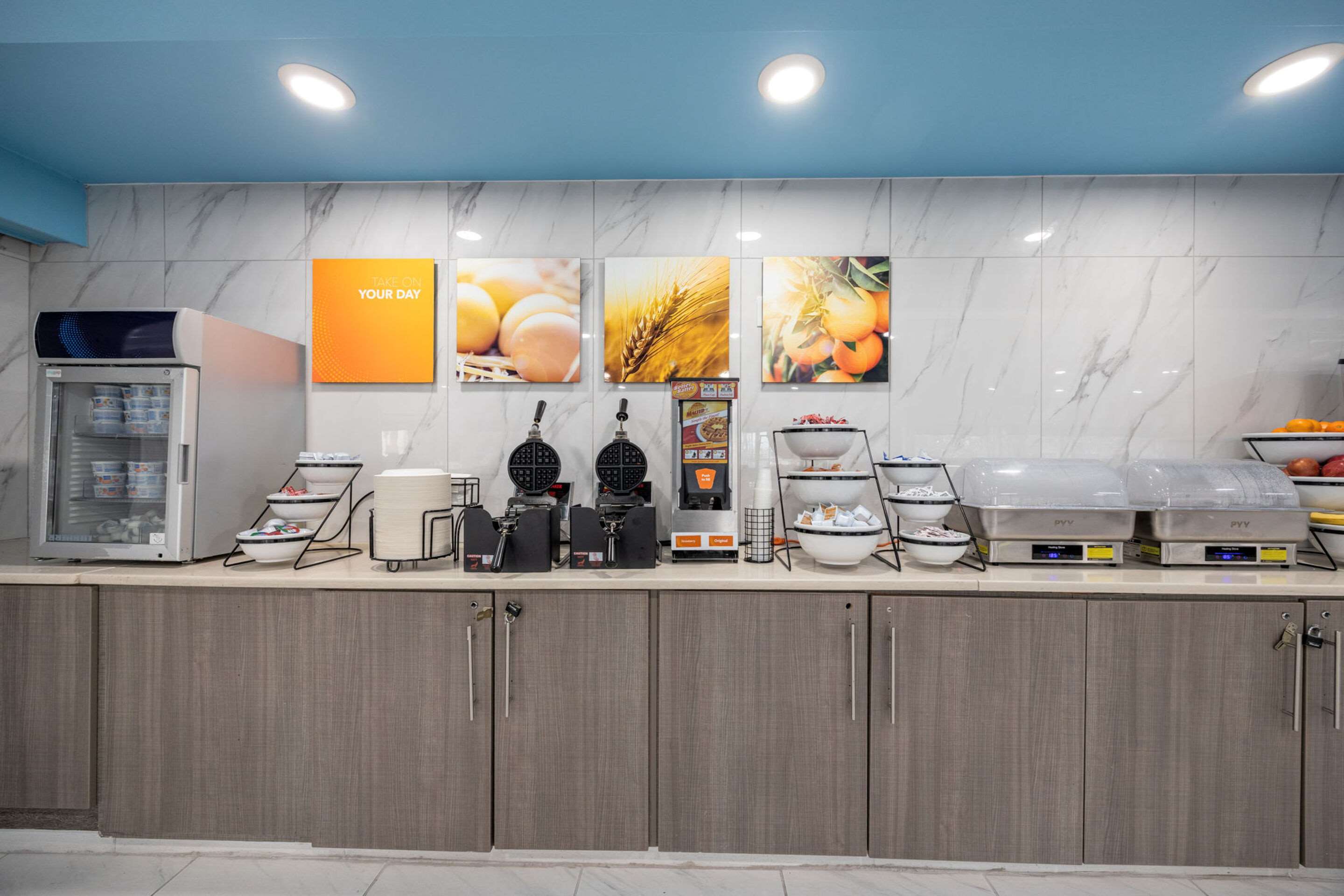 Breakfast area | Comfort Inn Downtown Nashville/Vanderbilt
