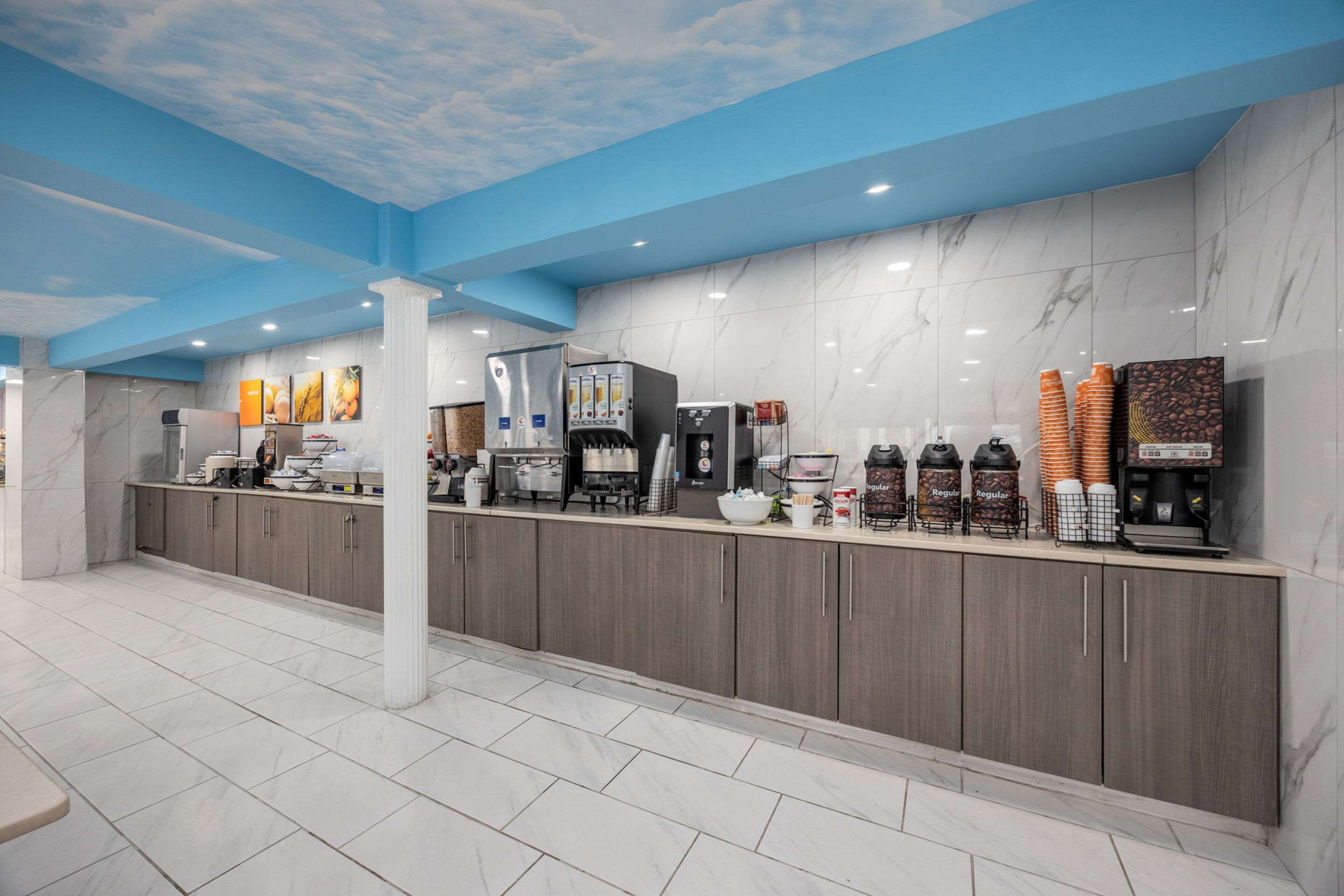 Breakfast area | Comfort Inn Downtown Nashville/Vanderbilt