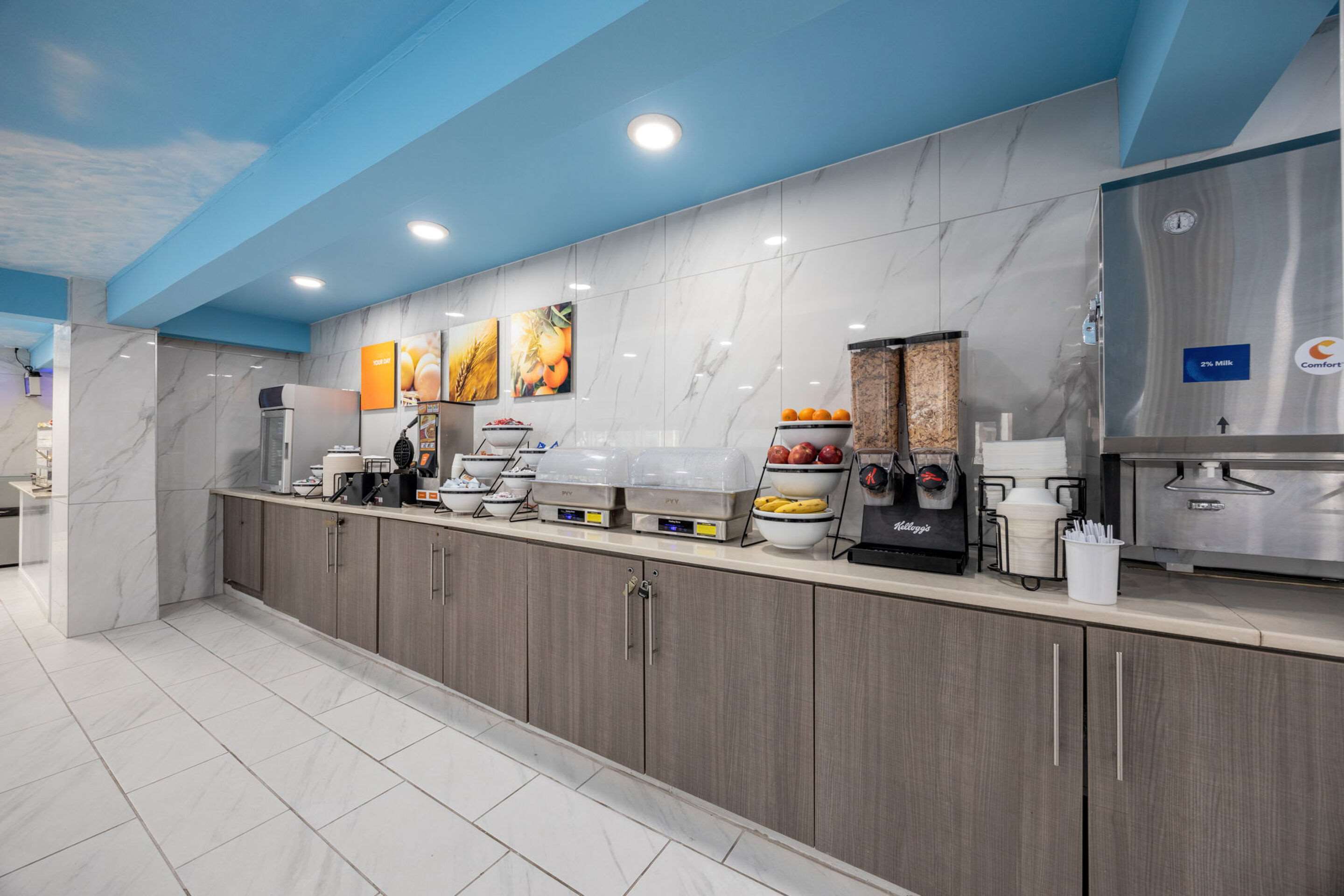 Breakfast area | Comfort Inn Downtown Nashville/Vanderbilt