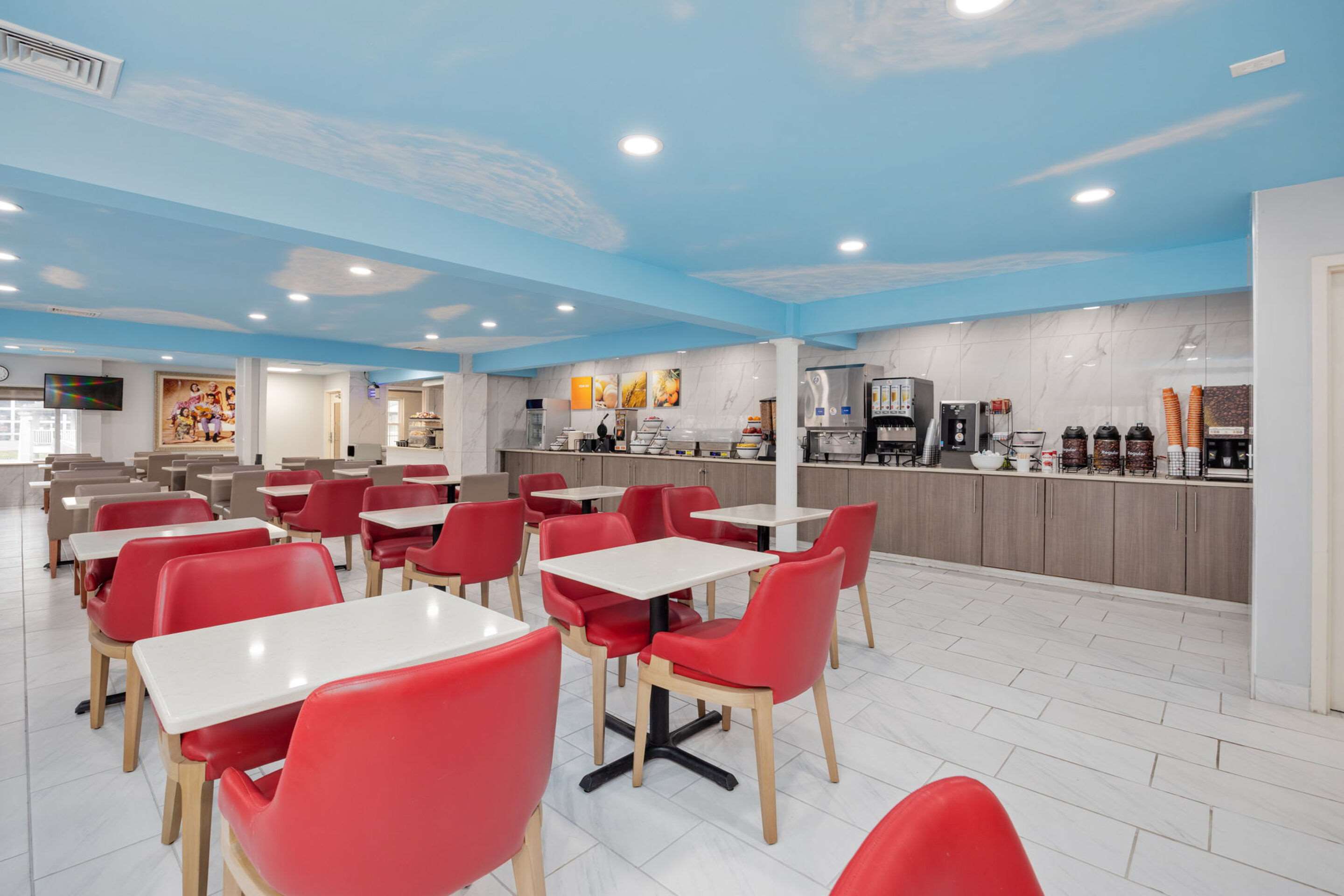 Enjoy breakfast in this seating area | Comfort Inn Downtown Nashville/Vanderbilt