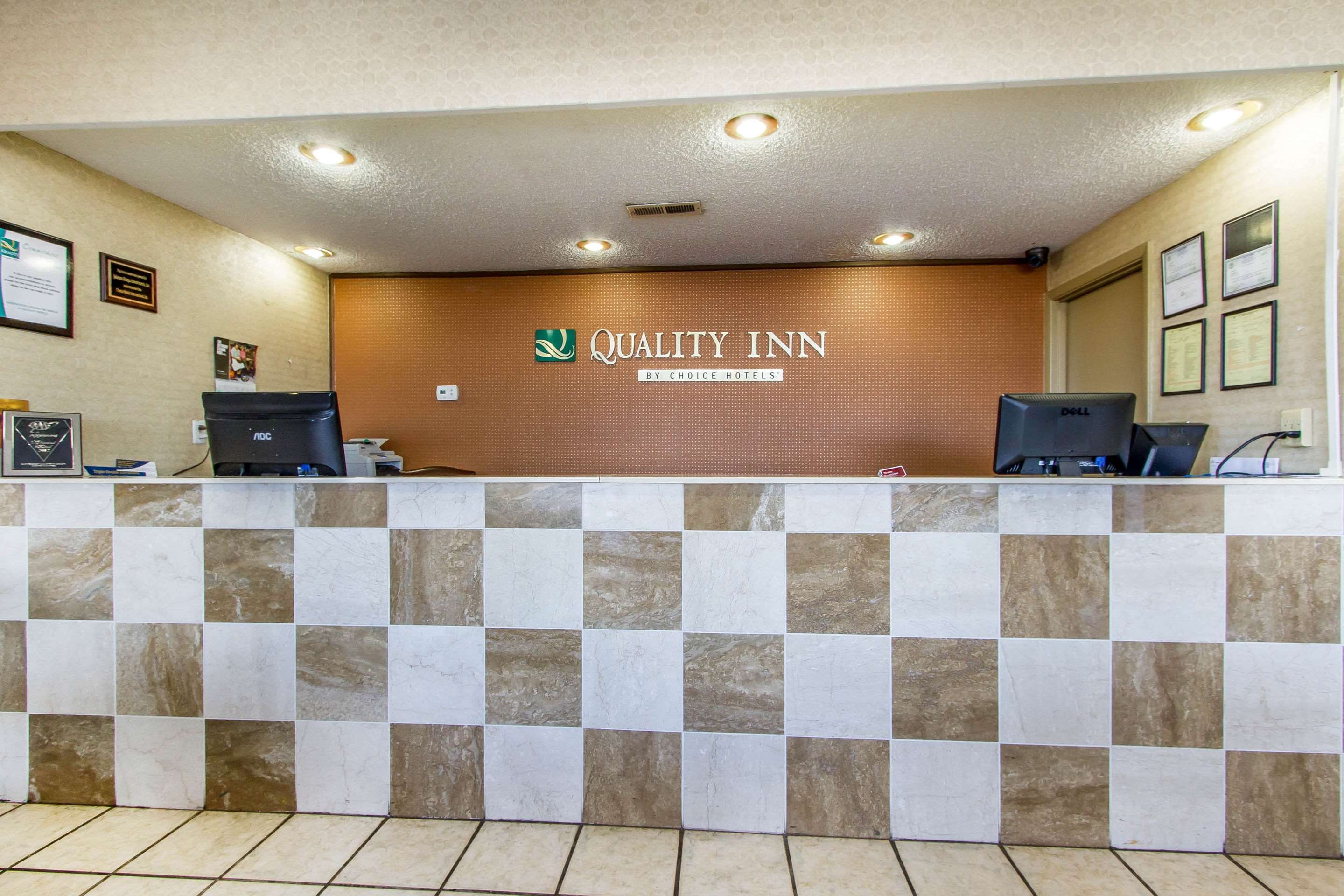 Front desk | Quality Inn