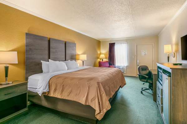  - Quality Inn Manchester - I-24, Exit 114
