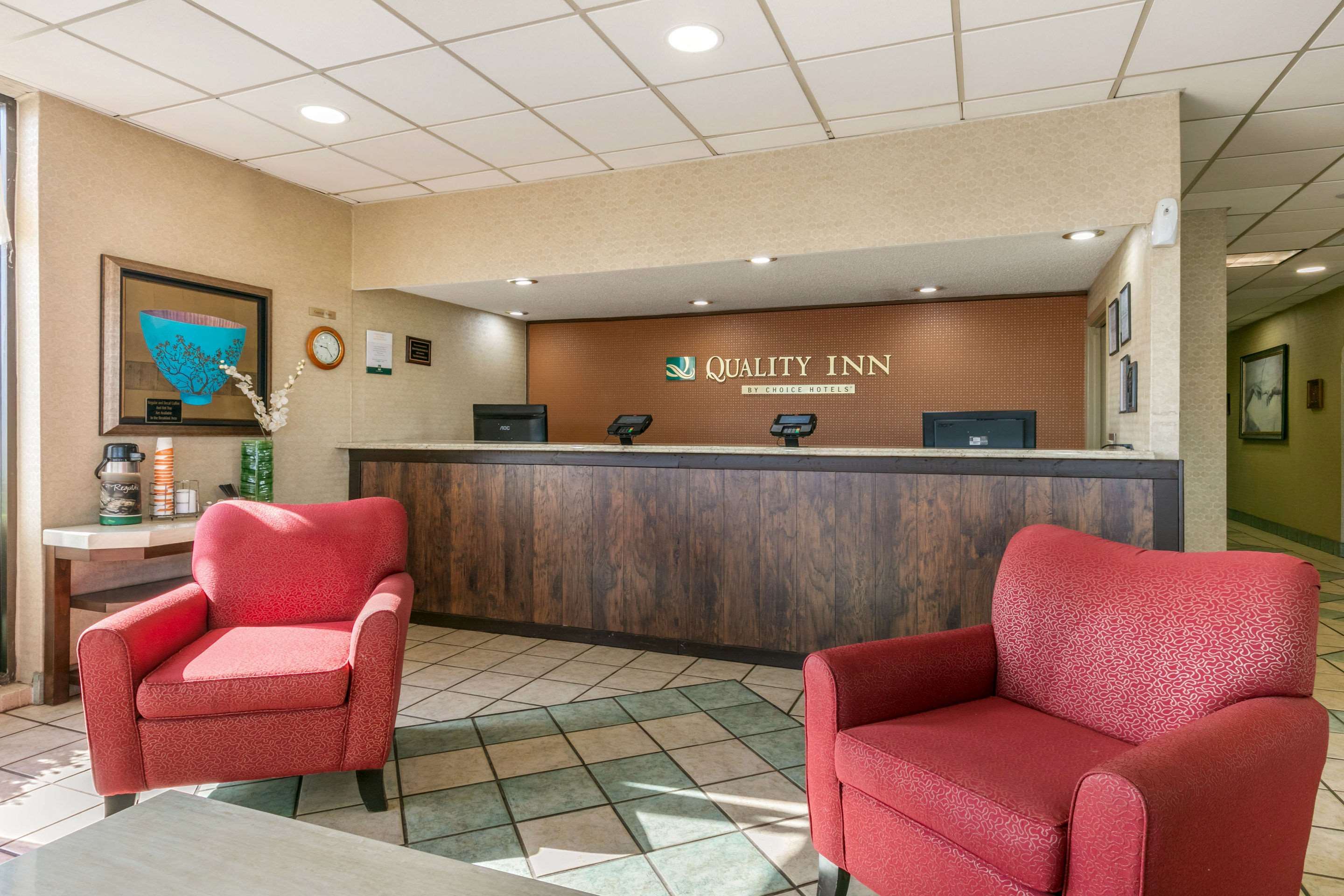 Hotel lobby | Quality Inn