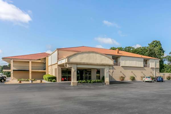 Exterior view - Quality Inn Manchester - I-24, Exit 114