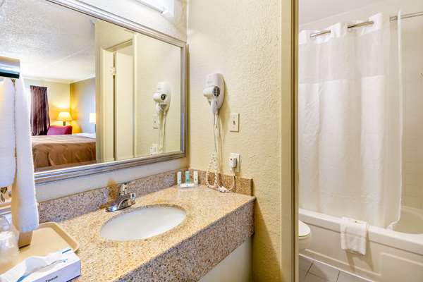  - Quality Inn Manchester - I-24, Exit 114