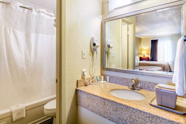  - Quality Inn Manchester - I-24, Exit 114