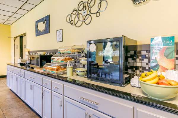 Amenities - Quality Inn Manchester - I-24, Exit 114