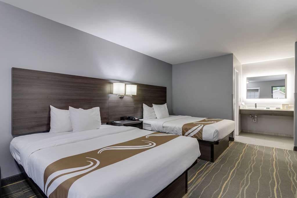 QUALITY INN KODAK SEVIERVILLE-guestroom-Guest Room,On-Site.jpg