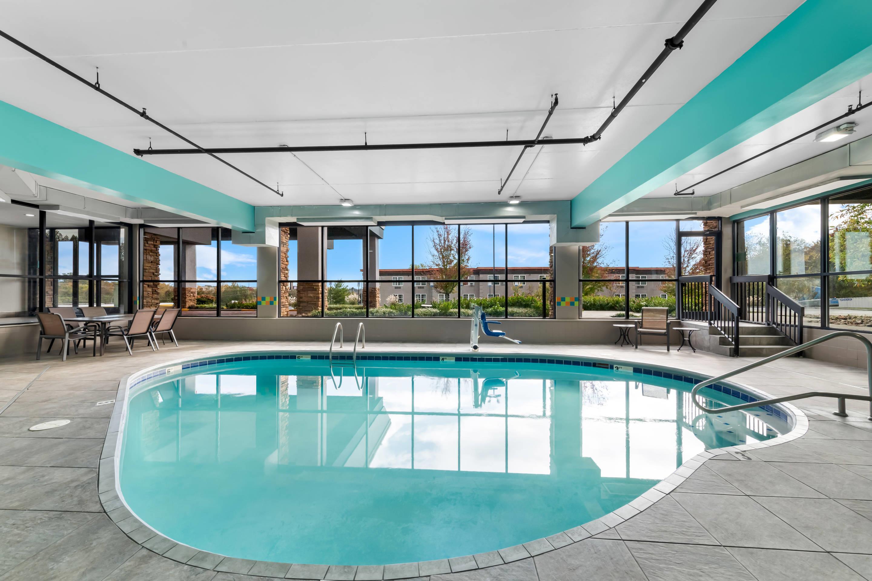 Indoor pool | Comfort Suites Knoxville West - Farragut