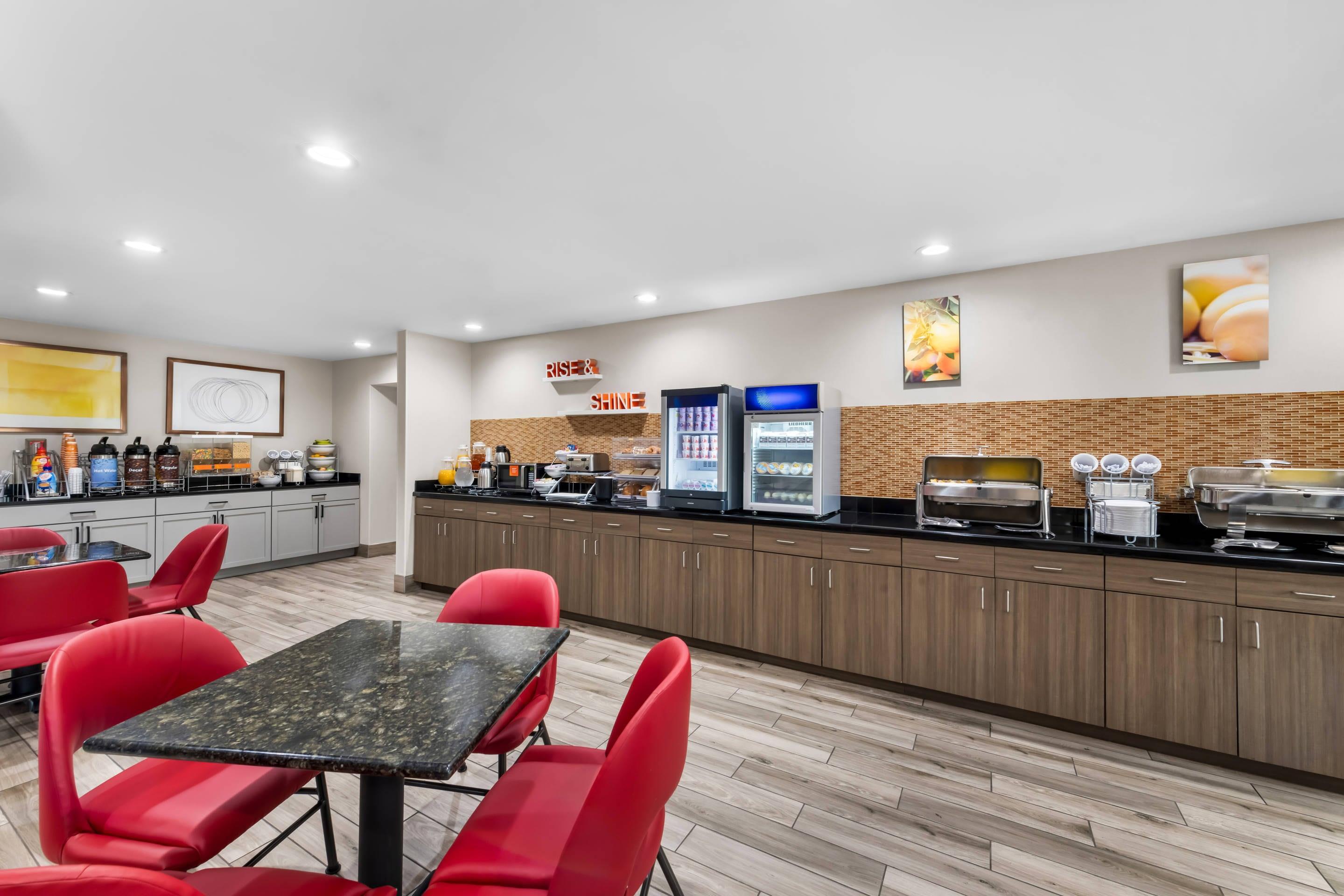 Breakfast area | Comfort Suites Knoxville West - Farragut