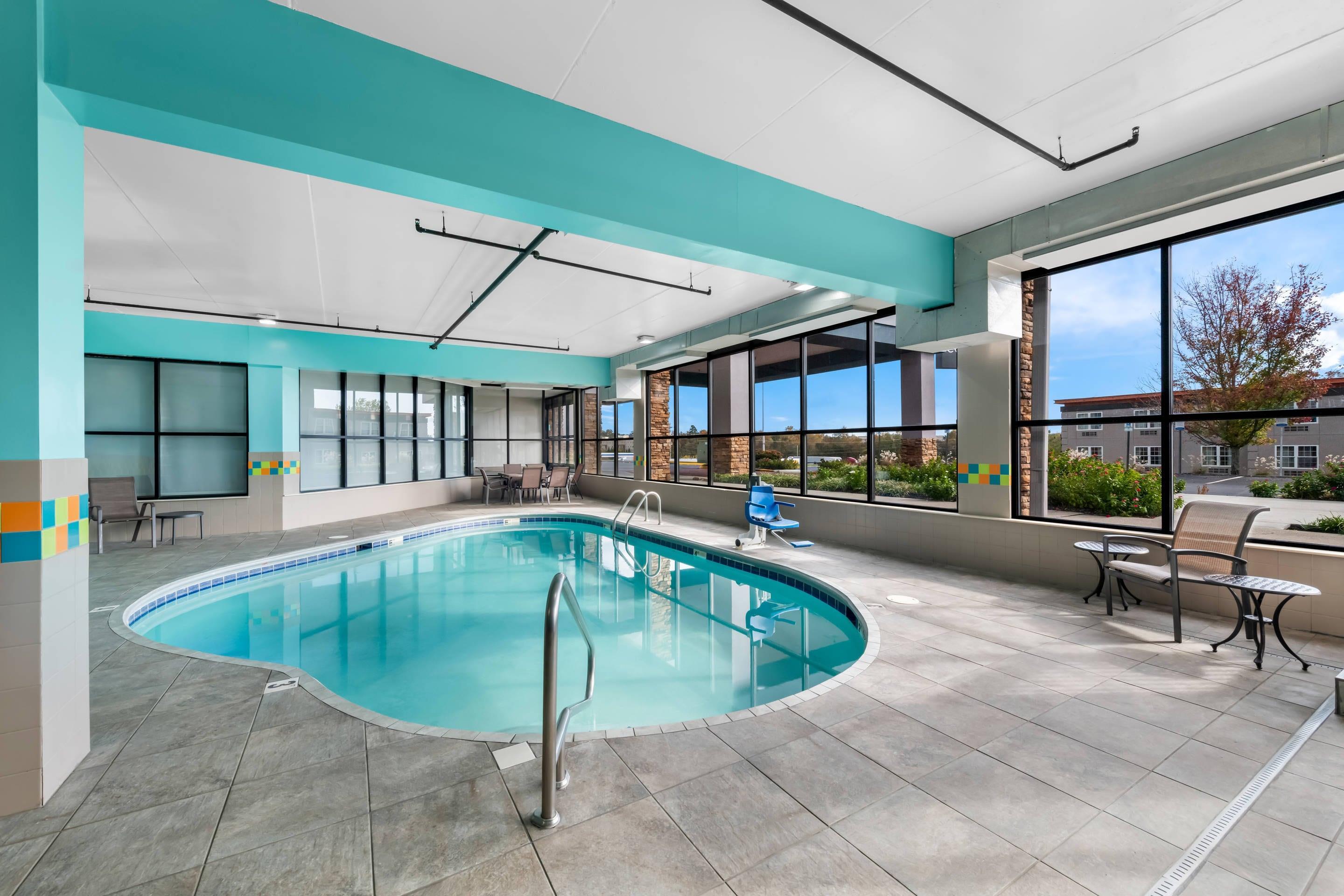 Indoor pool | Comfort Suites Knoxville West - Farragut