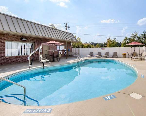 Pool - Comfort Inn Pioneer