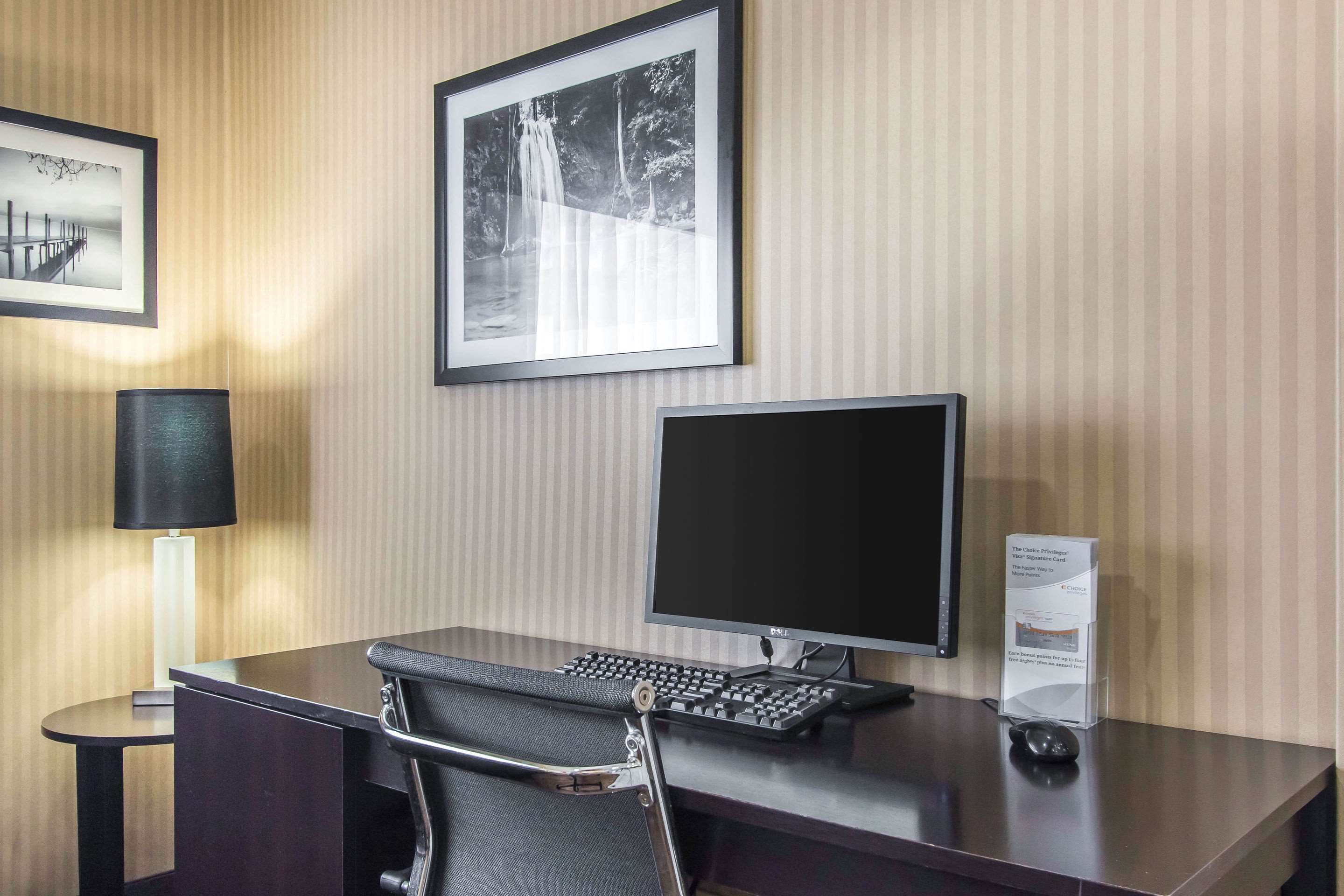 Computer in the lobby | Sleep Inn