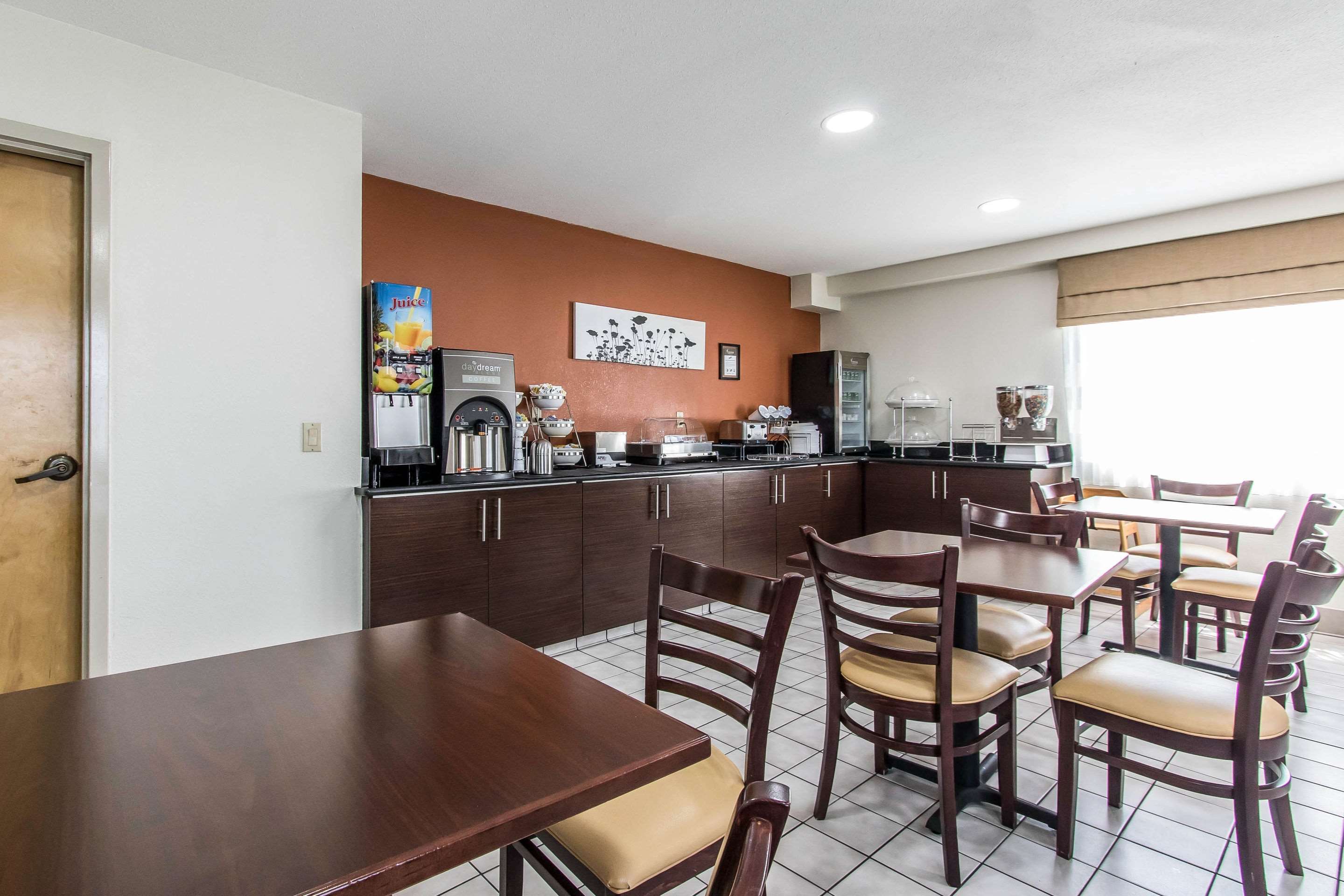 Free breakfast | Sleep Inn