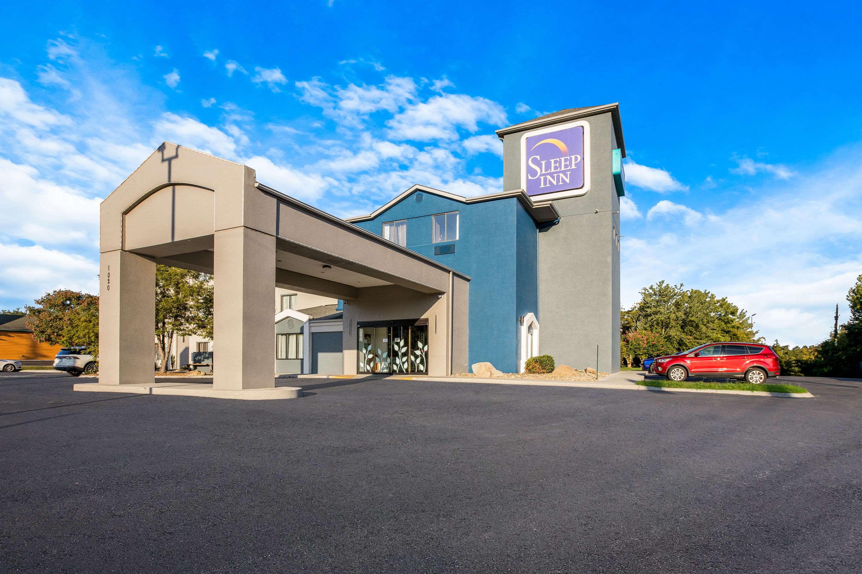 Hotel exterior | Clarion Pointe Sevierville-Pigeon Forge