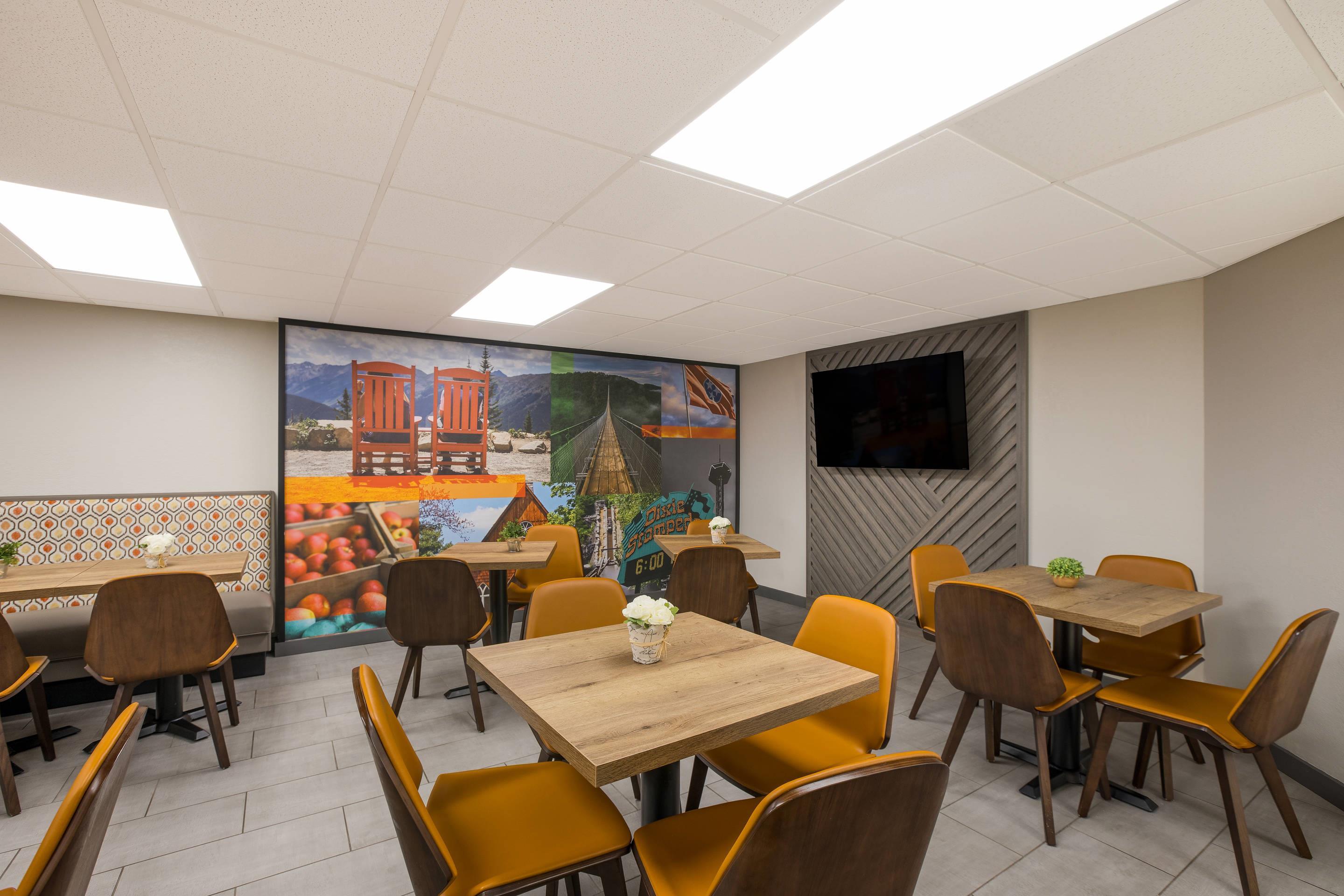 Breakfast area | Clarion Pointe Sevierville-Pigeon Forge