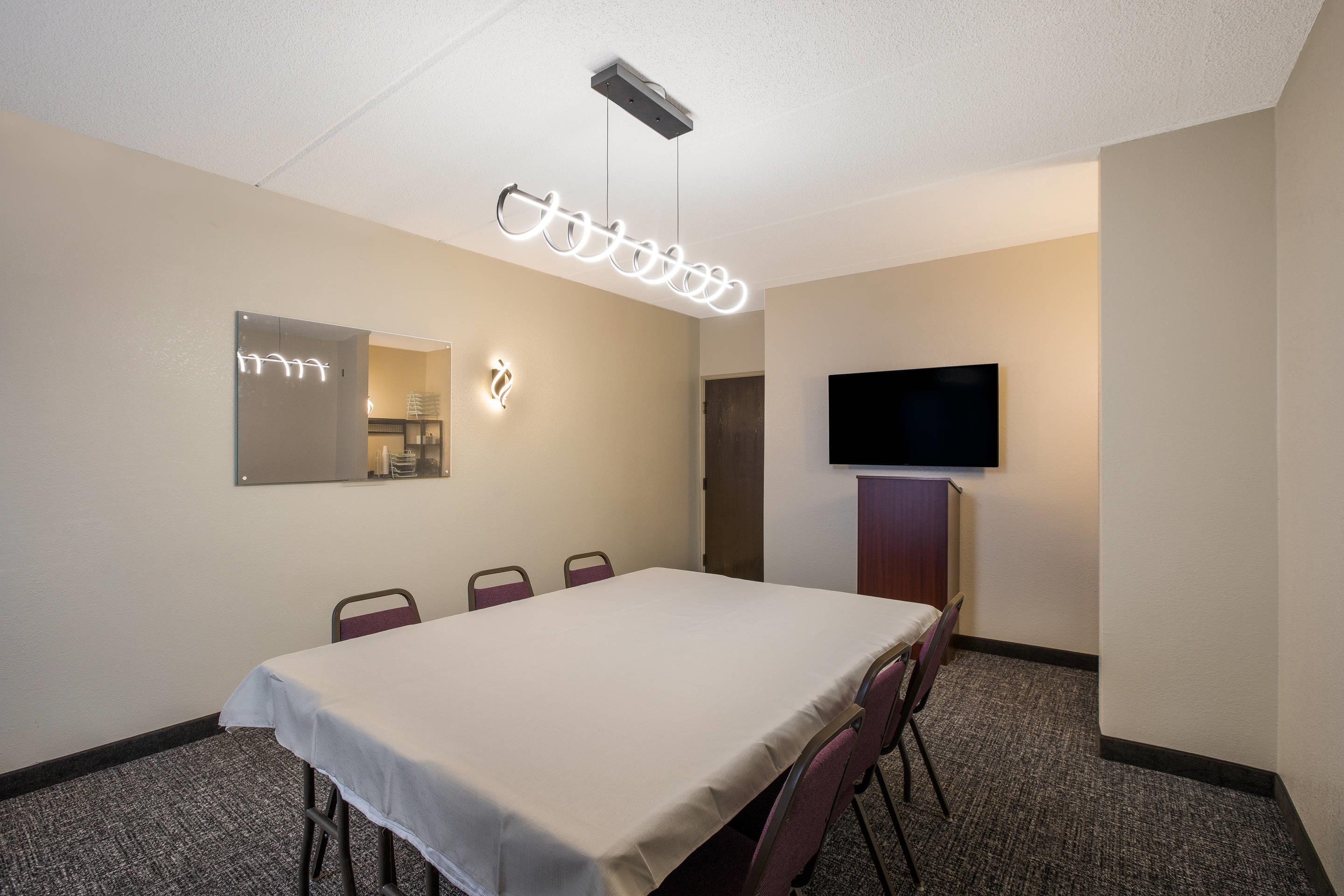 Meeting room | Clarion Pointe Sevierville-Pigeon Forge
