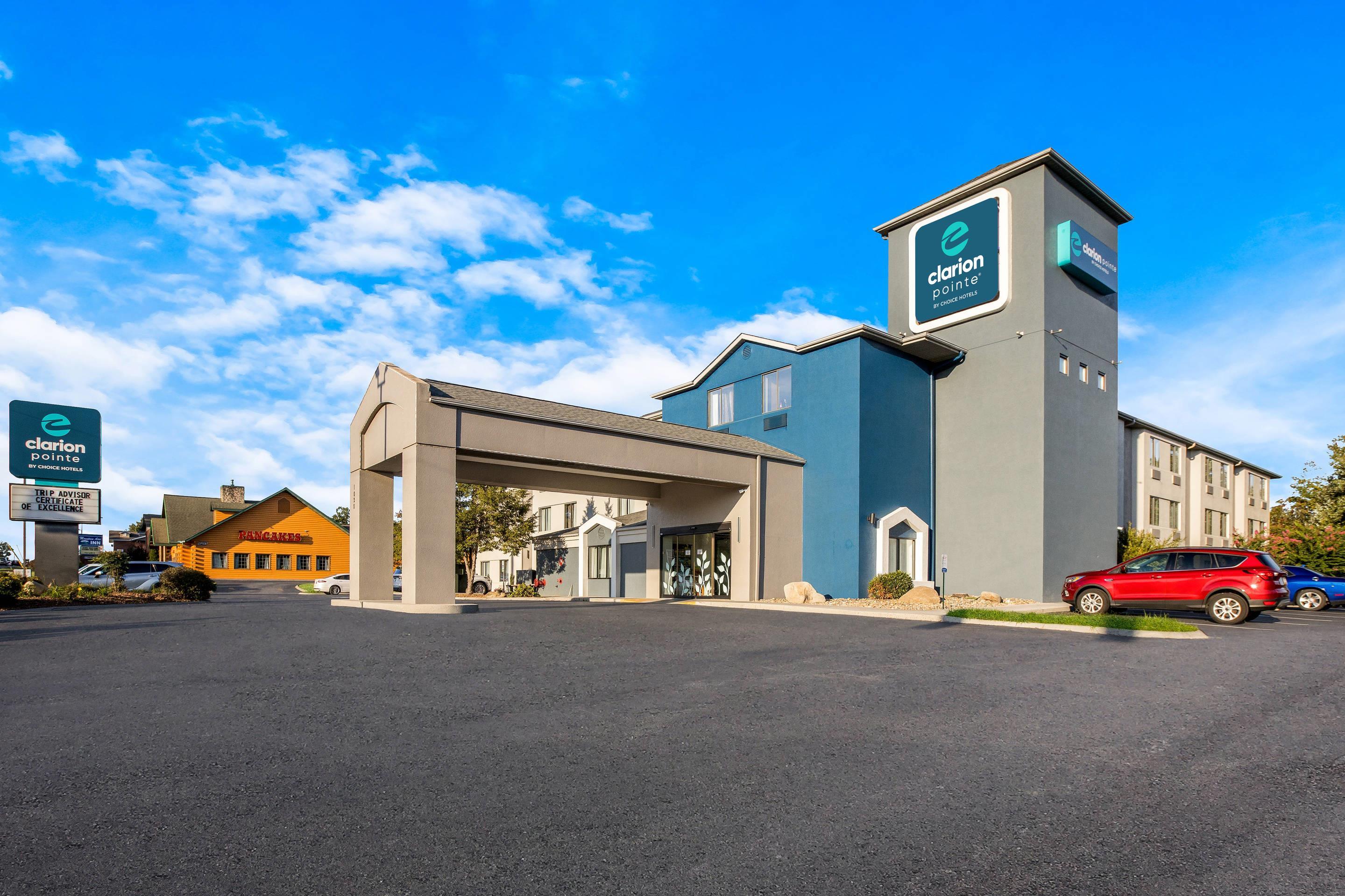 Hotel exterior | Clarion Pointe Sevierville-Pigeon Forge