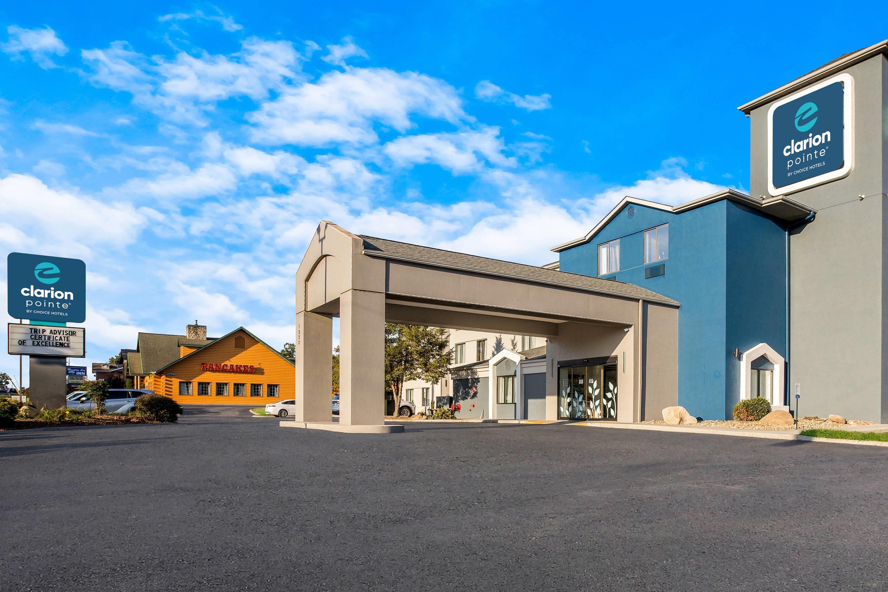 Hotel exterior | Clarion Pointe Sevierville-Pigeon Forge