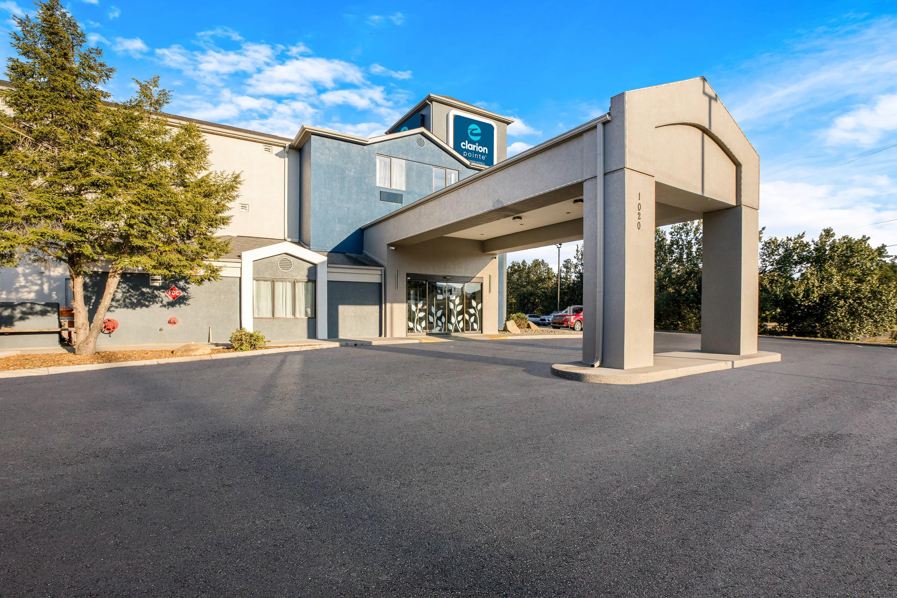 Hotel exterior | Clarion Pointe Sevierville-Pigeon Forge