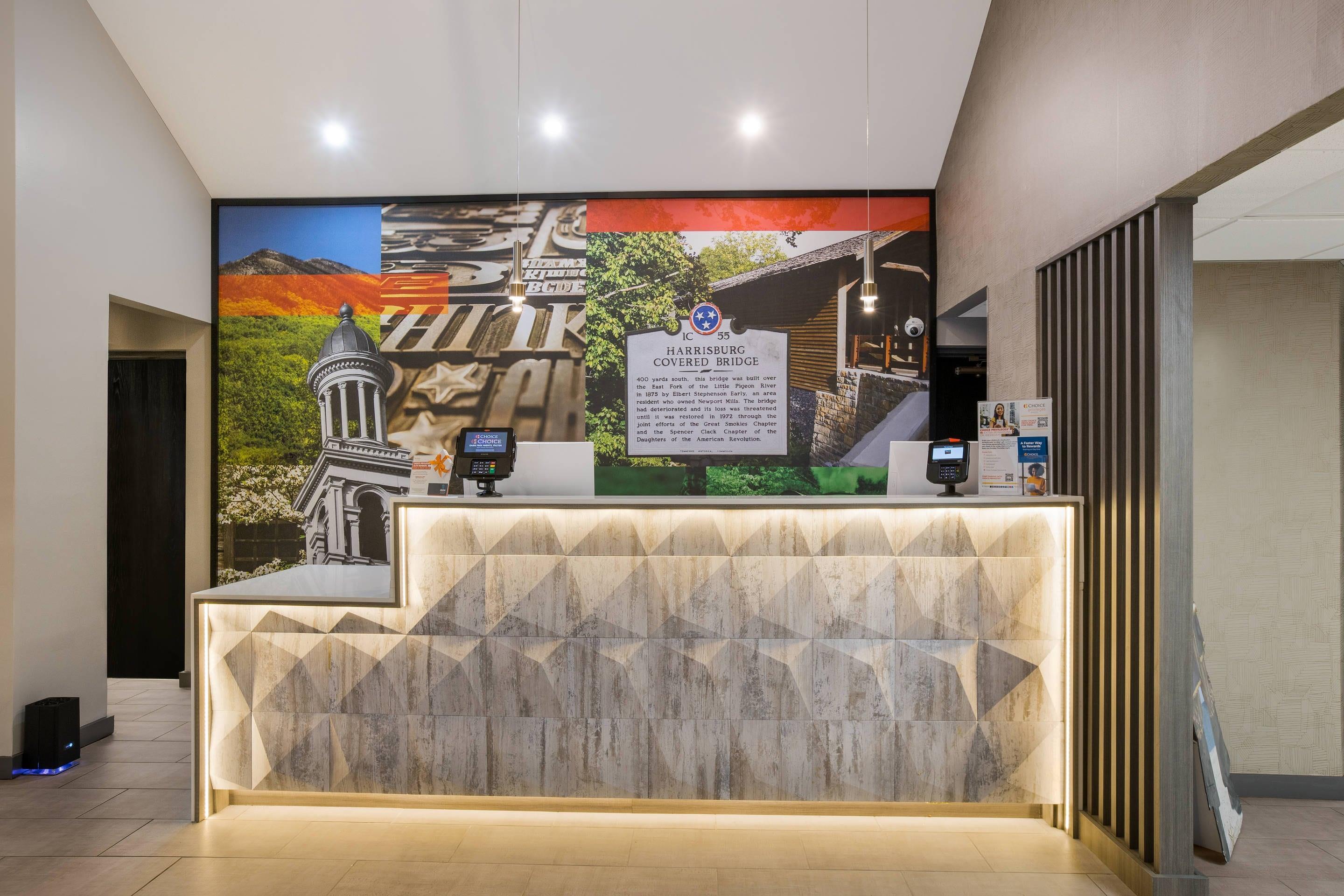 Front desk | Clarion Pointe Sevierville-Pigeon Forge