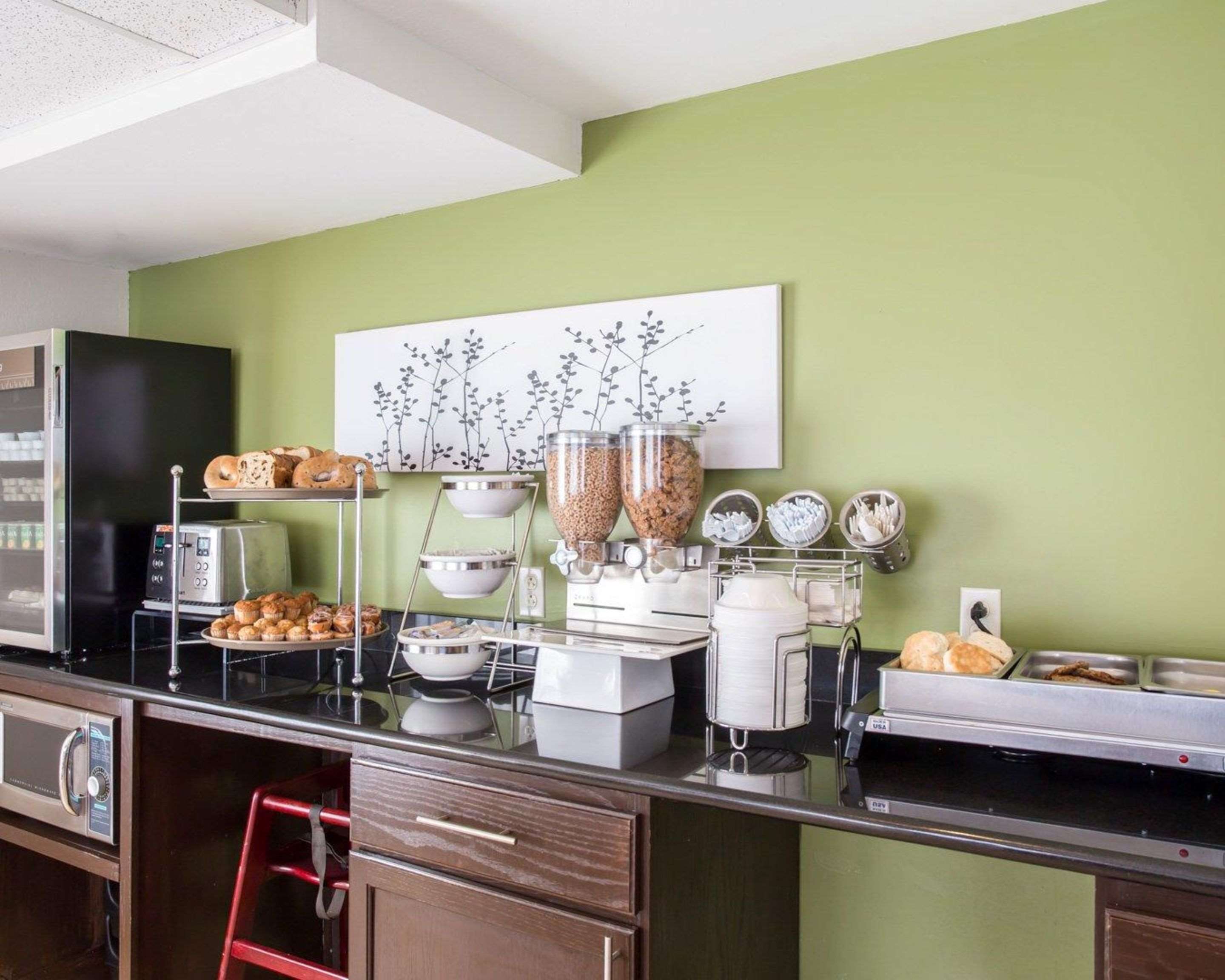 Breakfast counter