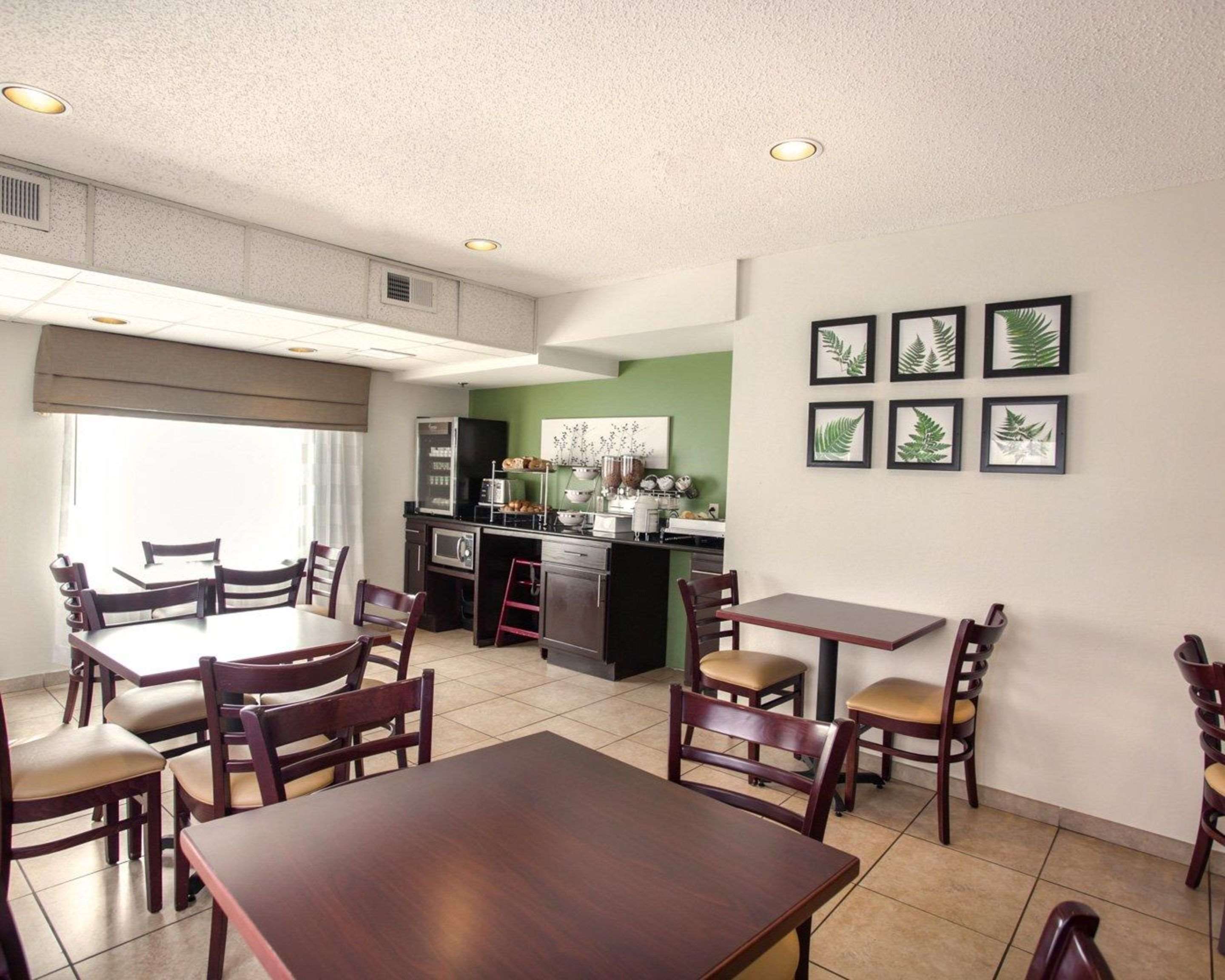 Breakfast room
