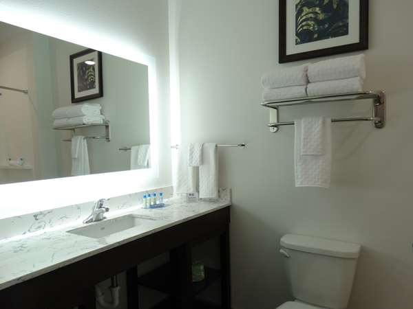  - Best Western Plus Richmond Inn
