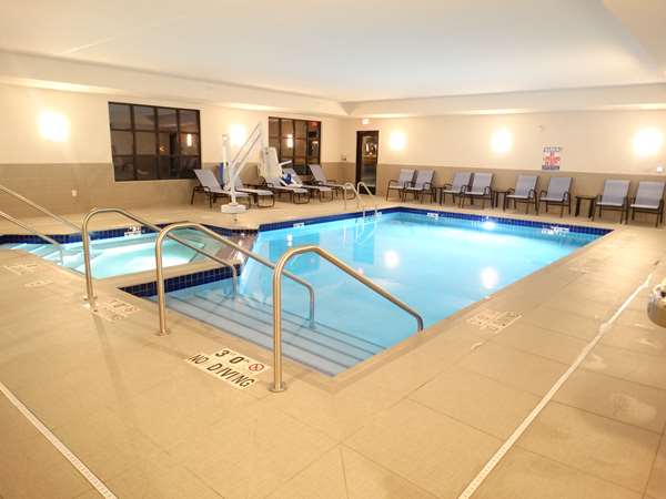Pool - Best Western Plus Richmond Inn