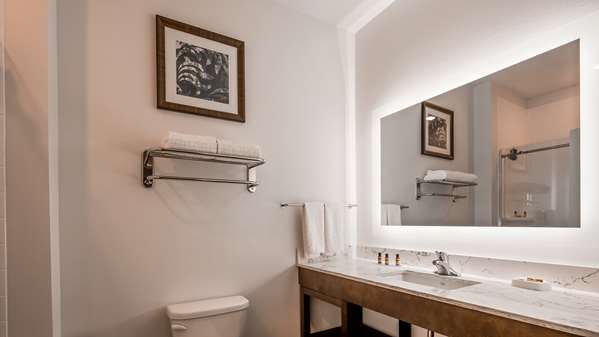  - Best Western Plus Richmond Inn