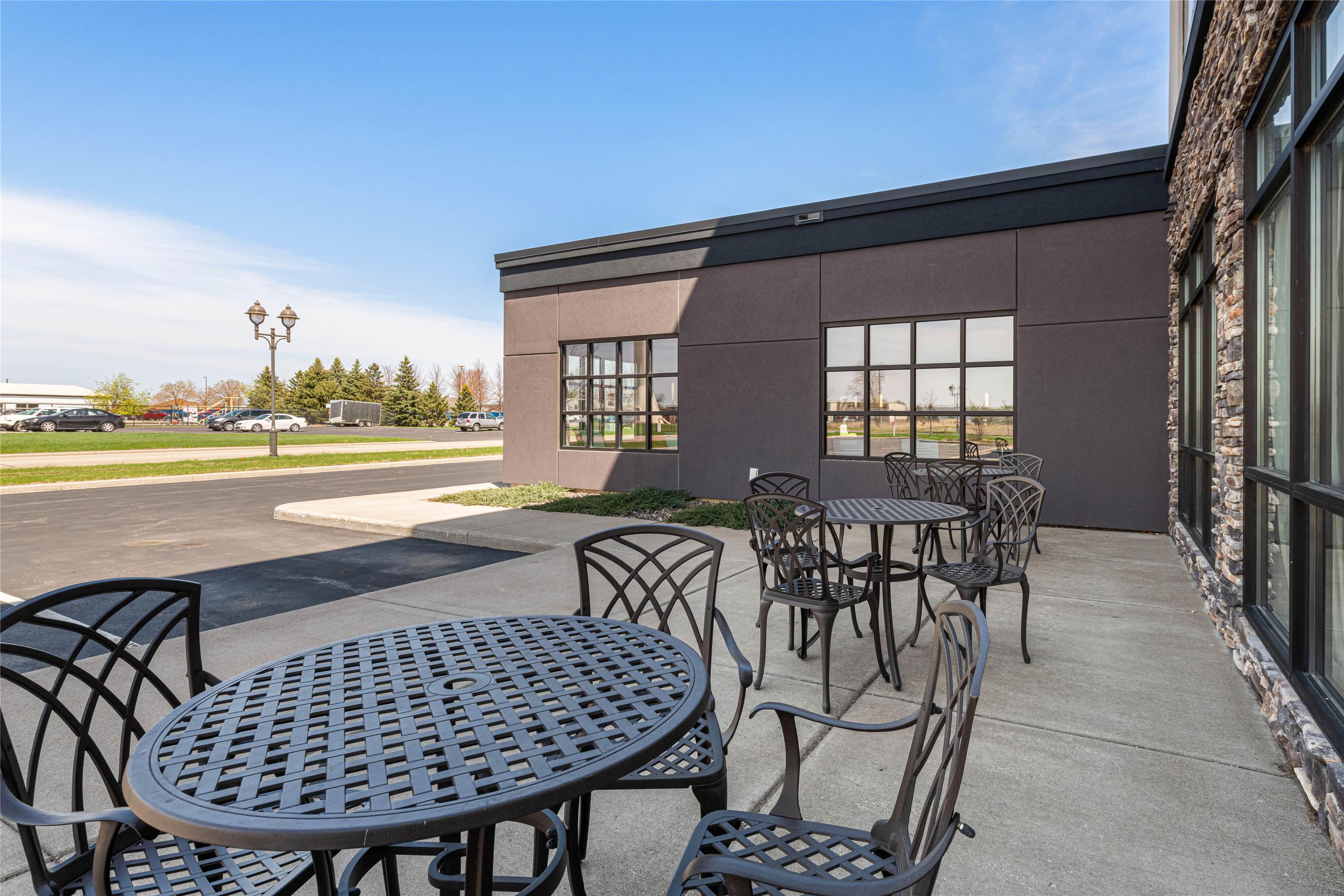 Patio | Best Western Plus New Richmond Inn & Suites