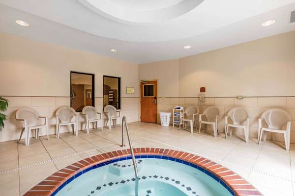 Pool - Comfort Suites Murfreesboro
