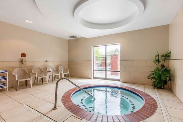 Pool - Comfort Suites Murfreesboro