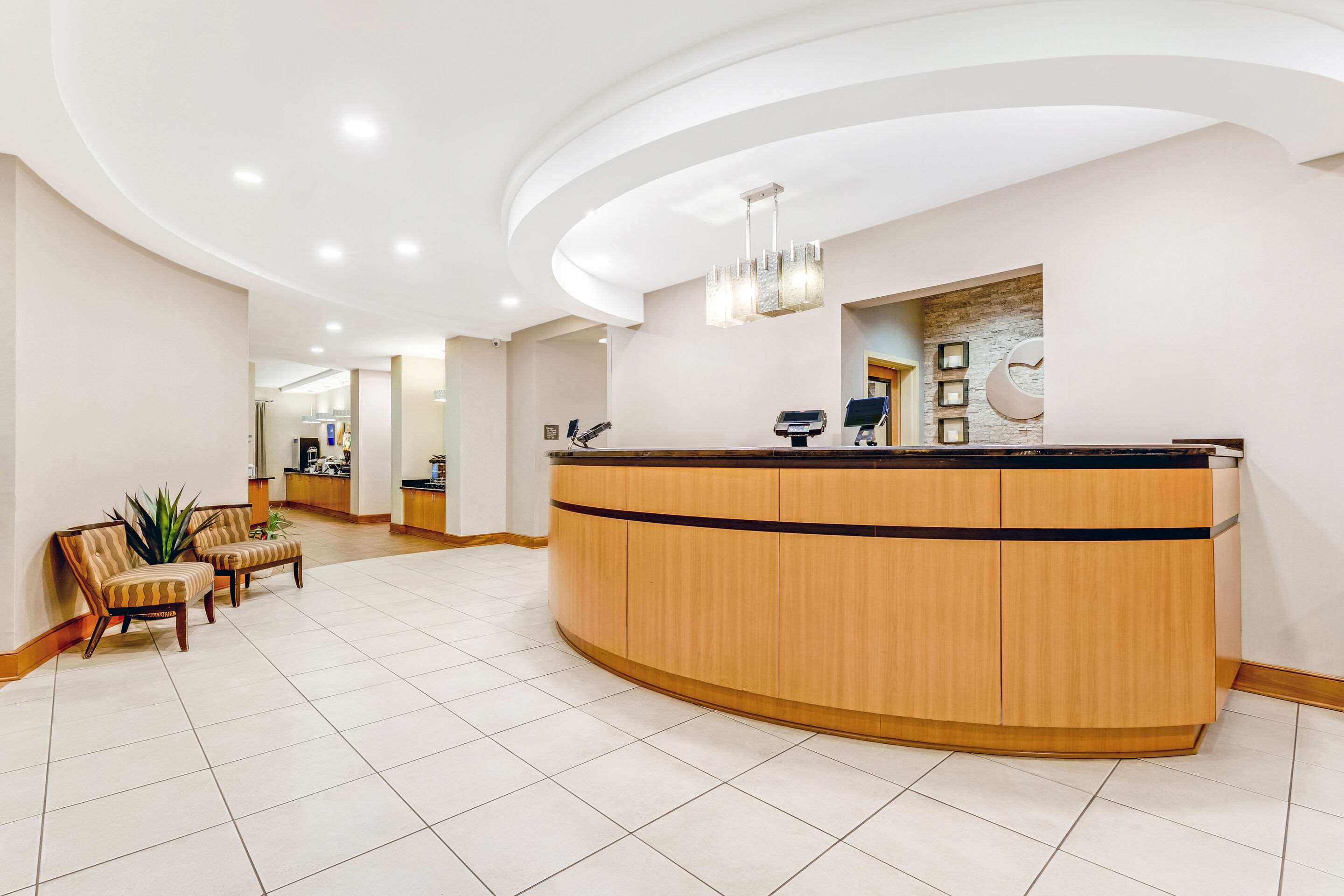 Front desk | Comfort Suites Murfreesboro