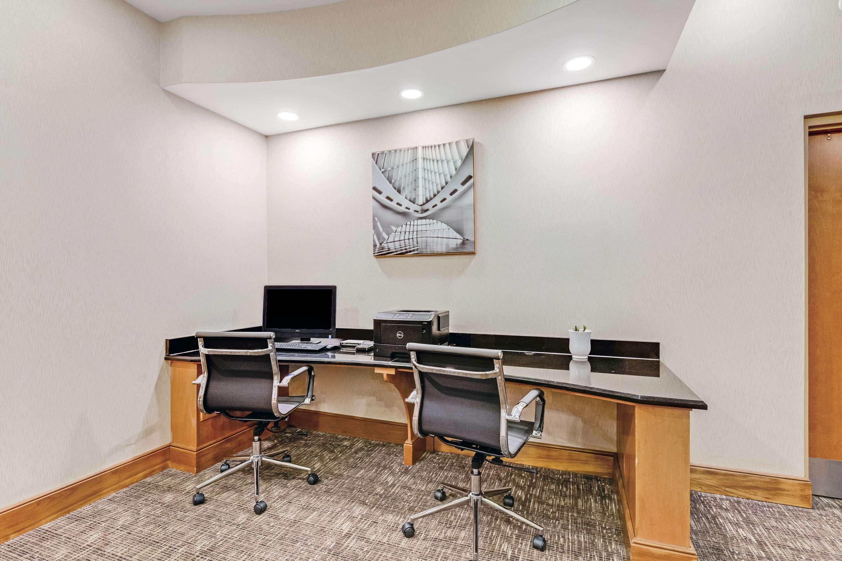 Computer in the lobby | Comfort Suites Murfreesboro