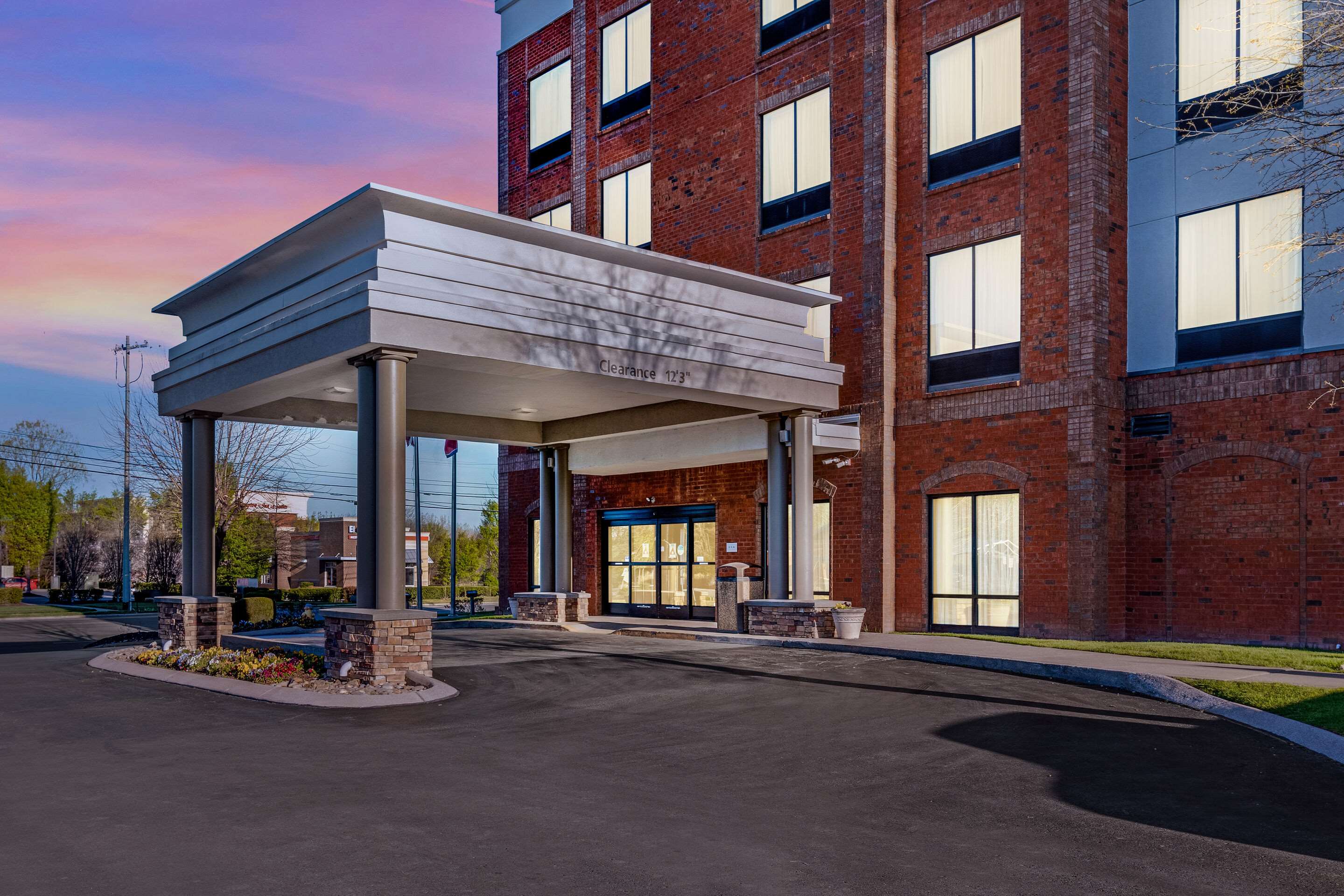 Twilight | Comfort Suites Murfreesboro