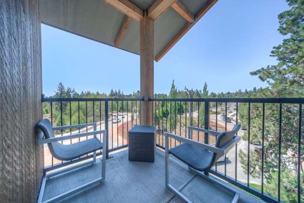  - Best Western Premier Peppertree Inn at Bend