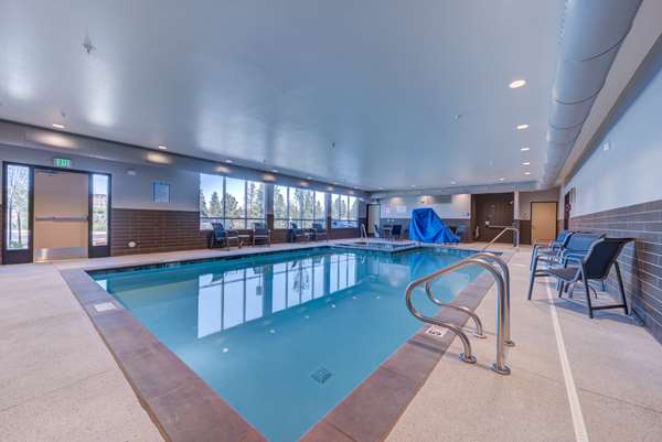 Pool - Best Western Premier Peppertree Inn at Bend