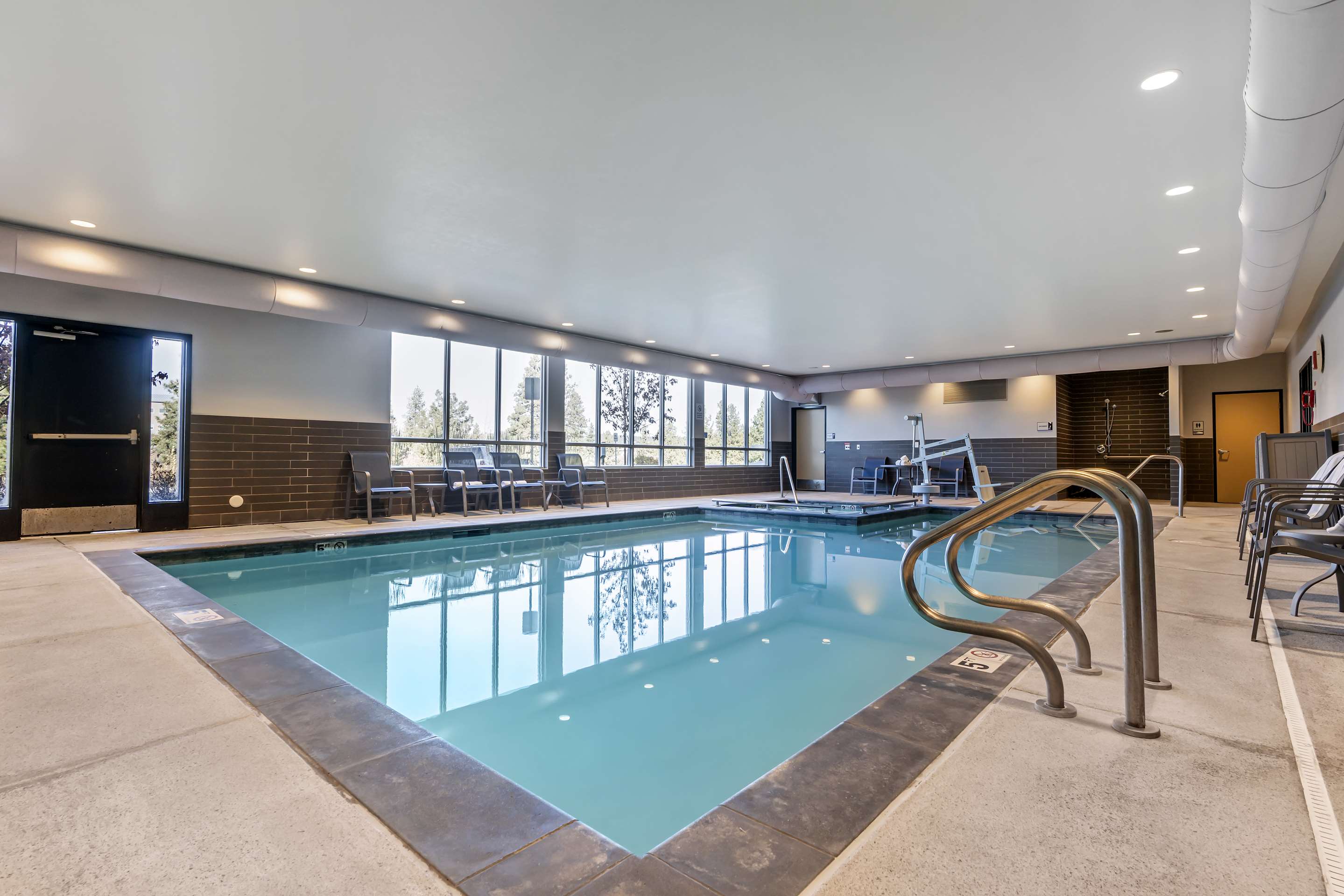 Indoor Heated Pool & Hot Tub | Hotel Peppertree Bend, BW Premier Collection