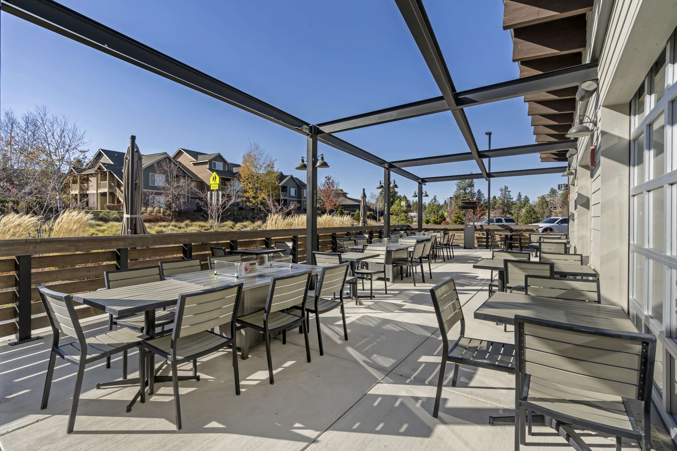 Peppertree Pub Patio | Hotel Peppertree Bend, BW Premier Collection