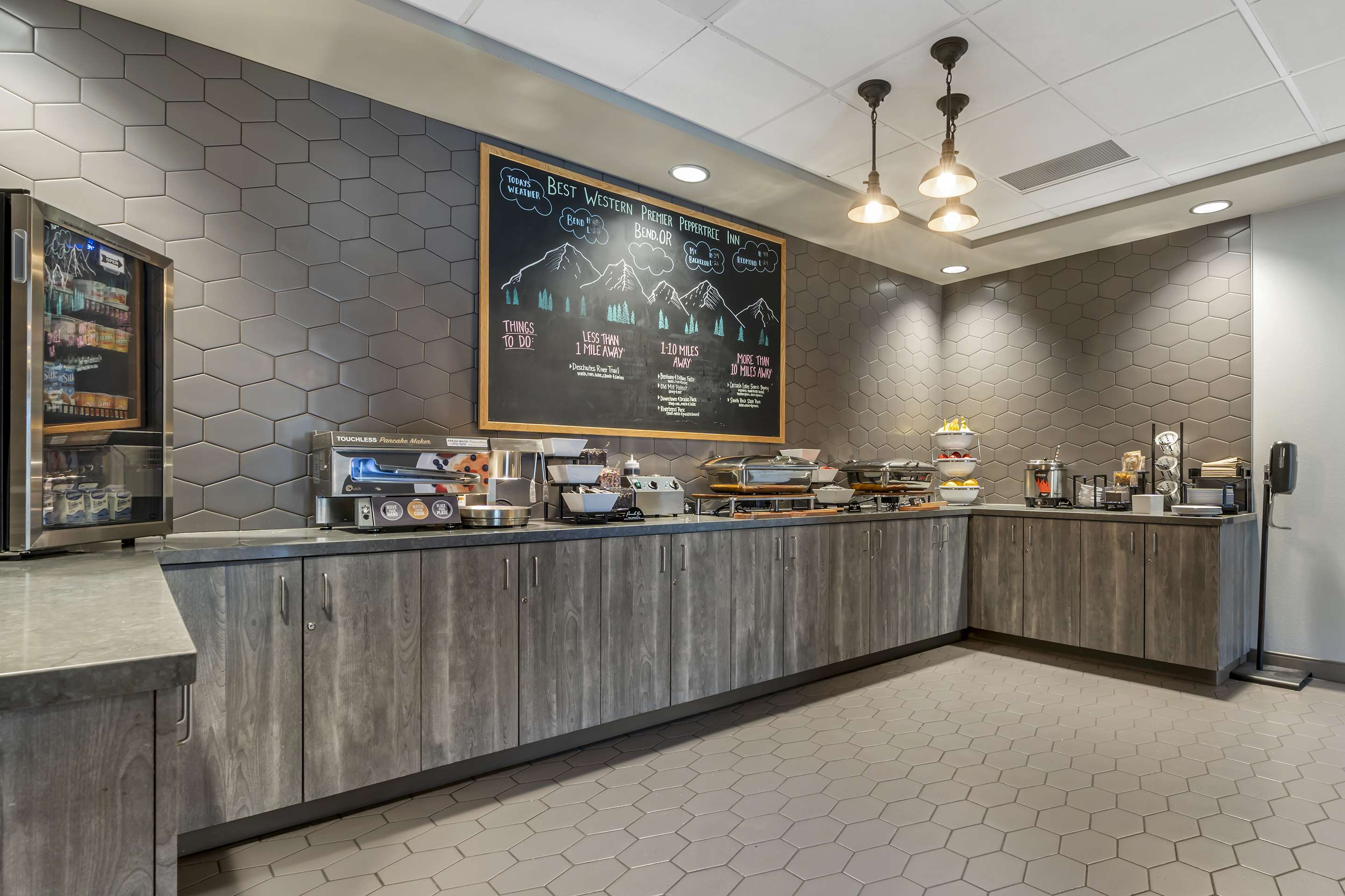 Buffet | Hotel Peppertree Bend, BW Premier Collection