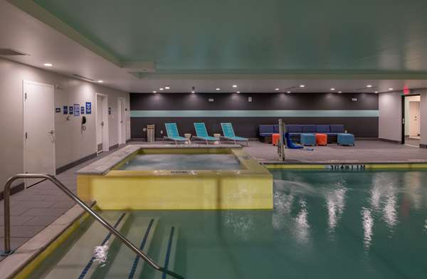 Pool - Tru by Hilton Hotel Garland