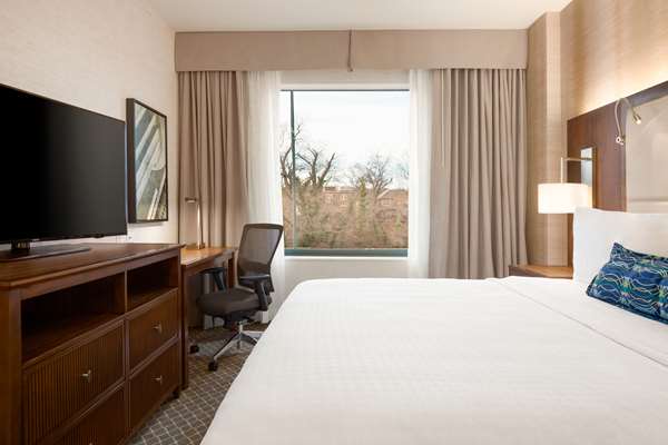  - Homewood Suites by Hilton Rosslyn Arlington - I-66, Exit 73
