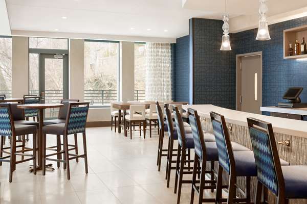 Bar - Homewood Suites by Hilton Rosslyn Arlington - I-66, Exit 73