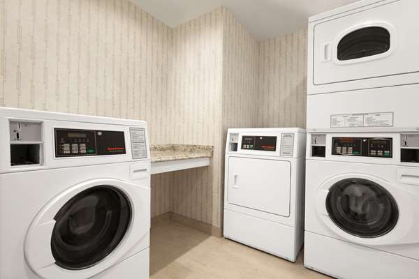  - Homewood Suites by Hilton Rosslyn Arlington - I-66, Exit 73