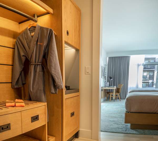  - Canopy by Hilton Hotel Uptown Dallas