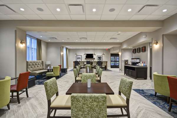 Amenities - Hampton Inn Livonia - I-96, Exit 176
