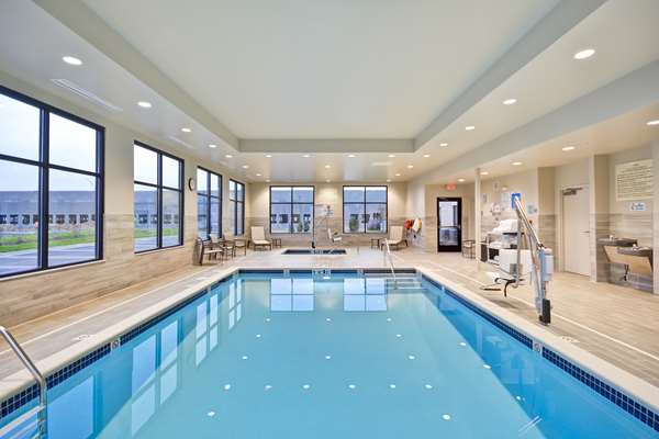 Pool - Hampton Inn Livonia - I-96, Exit 176