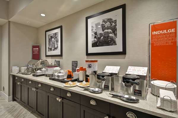 Amenities - Hampton Inn Livonia - I-96, Exit 176